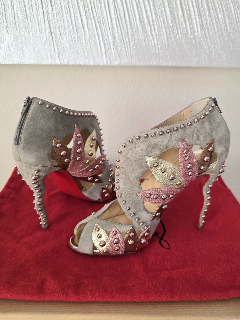 Christian Louboutin Suede Studded Peep Toe Ankle Booties Heel EU 39 / Fit US 8.5 - Picture 4 of 12